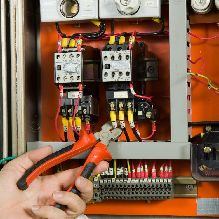 Electrical services in Valencia, CA