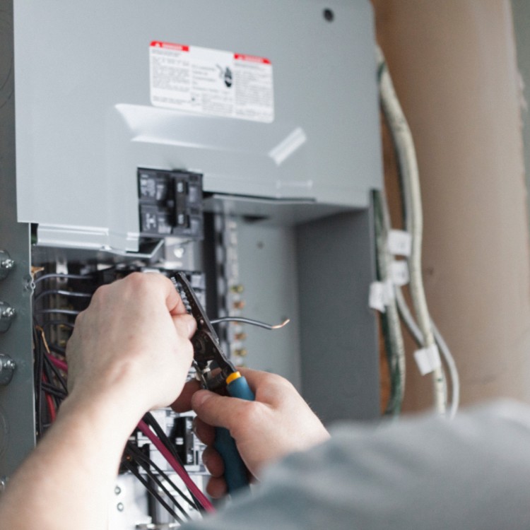 Electrical services in Valencia, CA